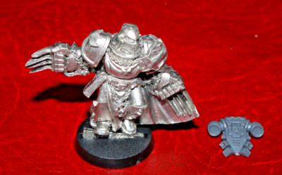 Warhammer 40k  Space Marines Black Templar Sword Brethren with Lightning Claws