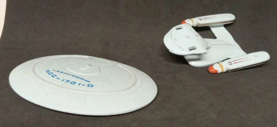 Star Trek:TNG Die-Cast USS ENTERPRISE-NCC-1701-D STARSHIP Galoob 1988. - Image 3 of 4