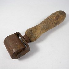 ANTICO RULLO IN METALLO ATTREZZO UTENSILE DA FALEGNAME CALZOLAIO SELLAIO VINTAGE