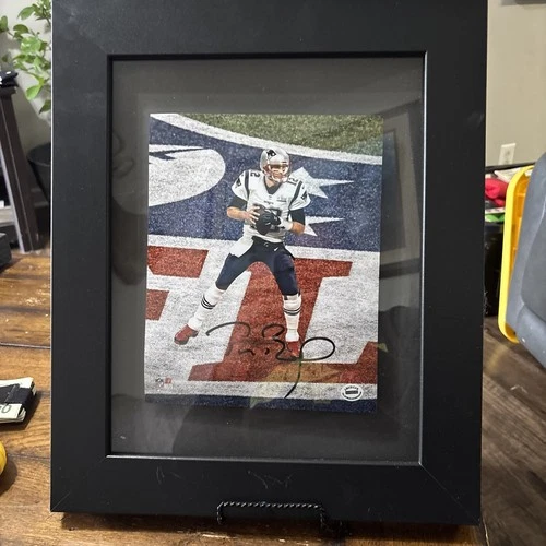 Tom Brady Signed & Framed Photo With COA New England Patriots ( The GOAT )