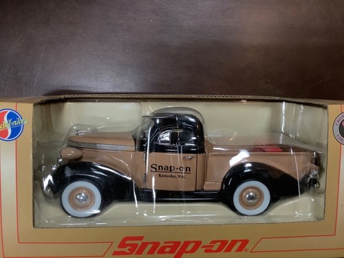 2003 Crown Premium Snap-On 1937 StudeBaker PickUp 1:24 Die Cast Replica Bank - Picture 7 of 18