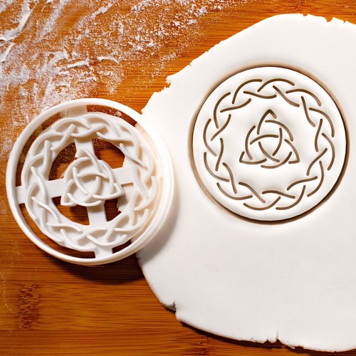 celtic-circular-knot-cookie-cutter-celts-viking-triquetra-trinity