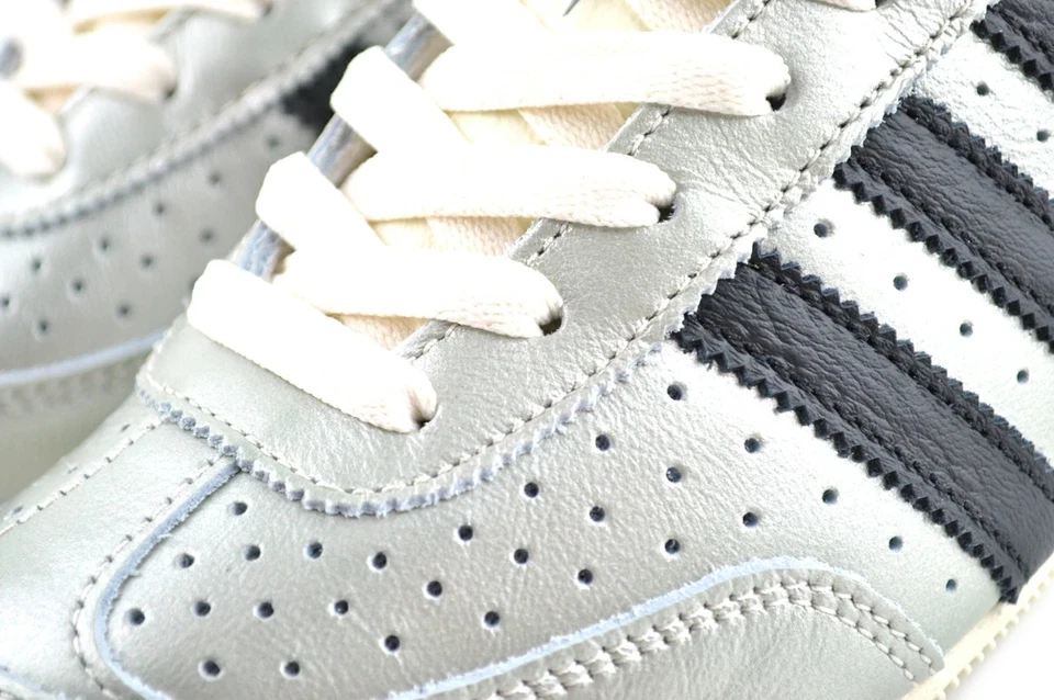 Adidas Originales Japón Zapatos Cuero Para Mujer JS4015 Plateado/Núcleo Negro/Crema Foto 4 de 4