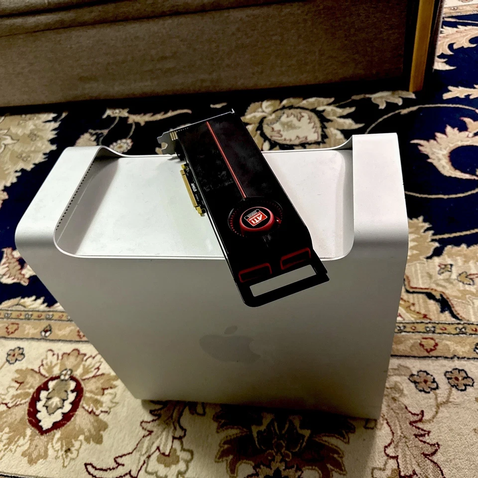 Apple Mac Pro A1289 Desktop - MC561LL/A (July, 2010) - Image 2 of 4