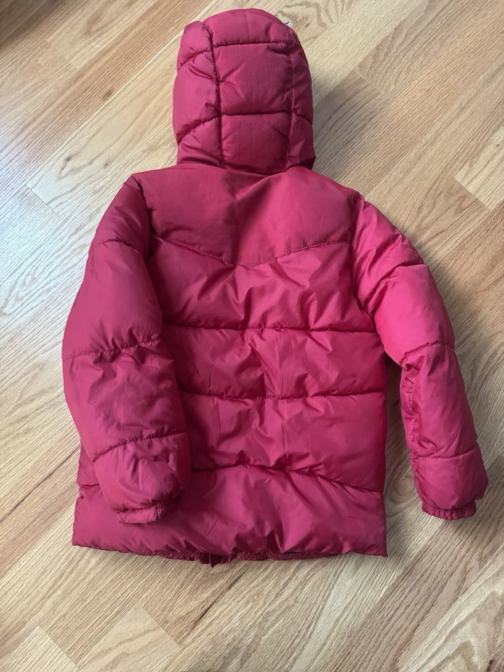 Chaqueta acolchada Zara para niños talla 9-10 roja Foto 3 de 4