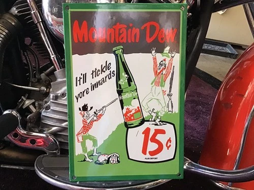 VINTAGE PORCELAIN 1950s-1960s MOUNTAIN DEW DISPLAY SIGN CANDY SHOP SODA FOUNTAIN
