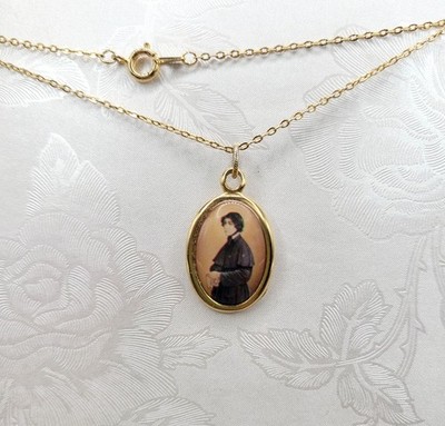 Vtg Goldtone St Elizabeth Ann Seton 18'' Necklace Catholic Religious Oval Pendant