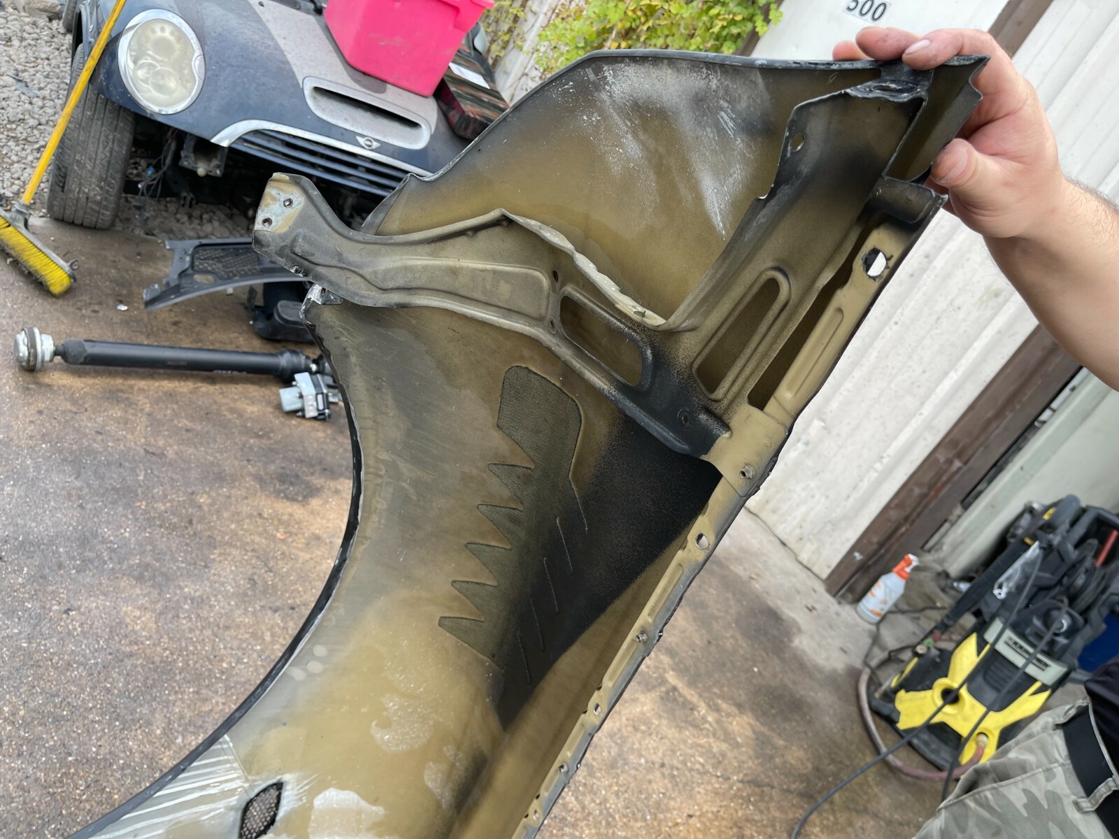 2007 Maserati Quattroporte M139 FRONT RIGHT FENDER WING Black OEM