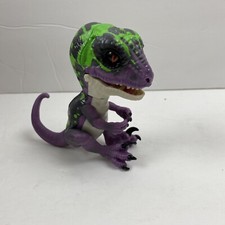 Fingerlings Untamed Razor Raptor Purple Dinosaur Interactive Toy WowWee