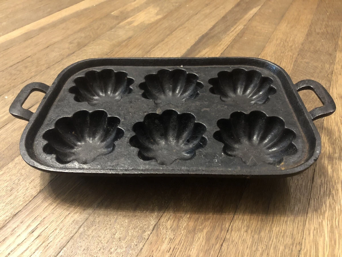 Vintage Cast Iron Bundt Cake Pan 