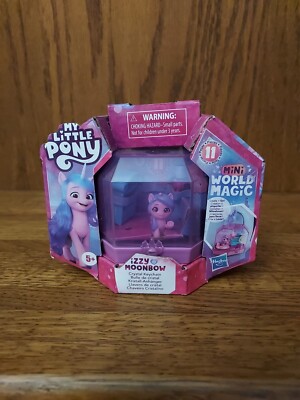 My Little Pony Izzy Moonbow Mini World Magic Crystal Keychain Play Set
