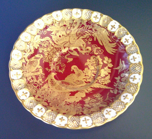 Royal Crown Derby Heraldic Maroon Aves Birds of Paradise Cup & Saucer c1972-75 - Picture 4 of 7