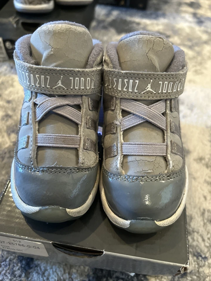 Jordan 11 Cool Grey Talla 5C (2010) Foto 3 de 4
