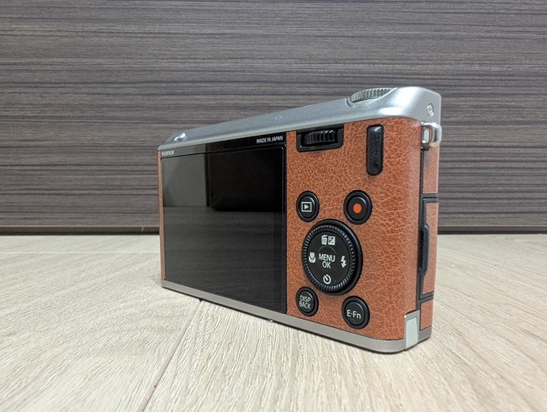 Fujifilm XF1 Fujinon Lens Compact Digital Camera Brown Silver Body
