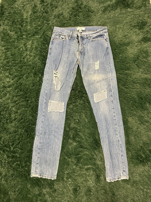 Forever 21 Men Jeans 33x32 Skinny Fit Light Wash Distressed Ripped Denim Pants