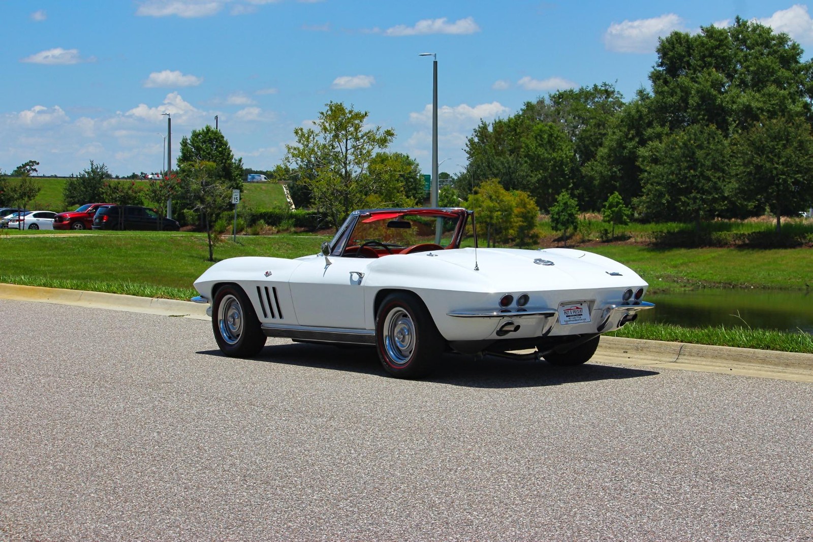 1966 Ermine White Chevrolet Corvette   | C2 Corvette Photo 4