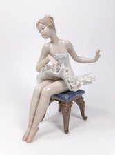 LLADRO SEATED BALLERINA FIGURE
