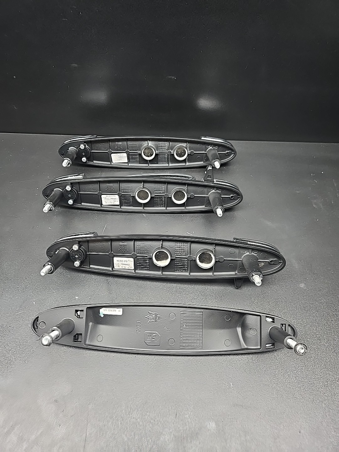 M139 03-13 Maserati Quattroporte Interior Roof Headliner Grab Handle Set OEM