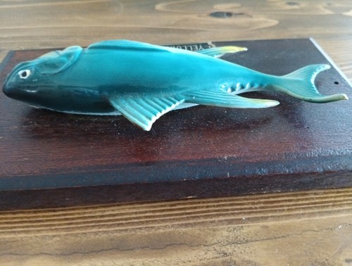 Yellowfin Tuna Fish Painted Porcelain Polished Plaque 7" x 4" Vintage Japan Wood - Picture 13 of 15