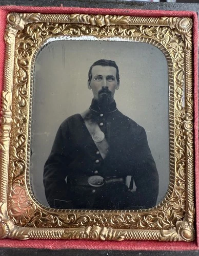 Civil War 1/6 Tintype Of A Federal Soldier Wearing US Belt Buckle