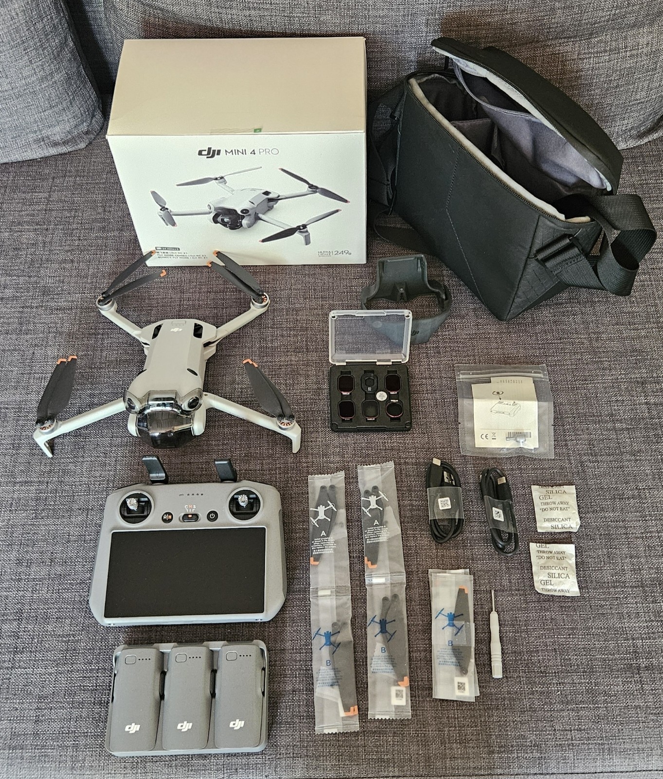 DJI Mini 4 Pro Fly More Combo DJI RC 2 3 batterie borsa filtri ND 249 g