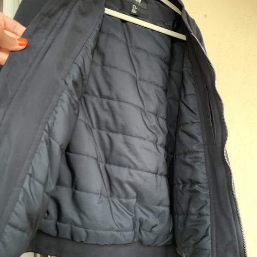 Chaqueta de bombardero forrada acolchada azul marino de H&M para hombre talla X-GRANDE - Imagen 5 de 10