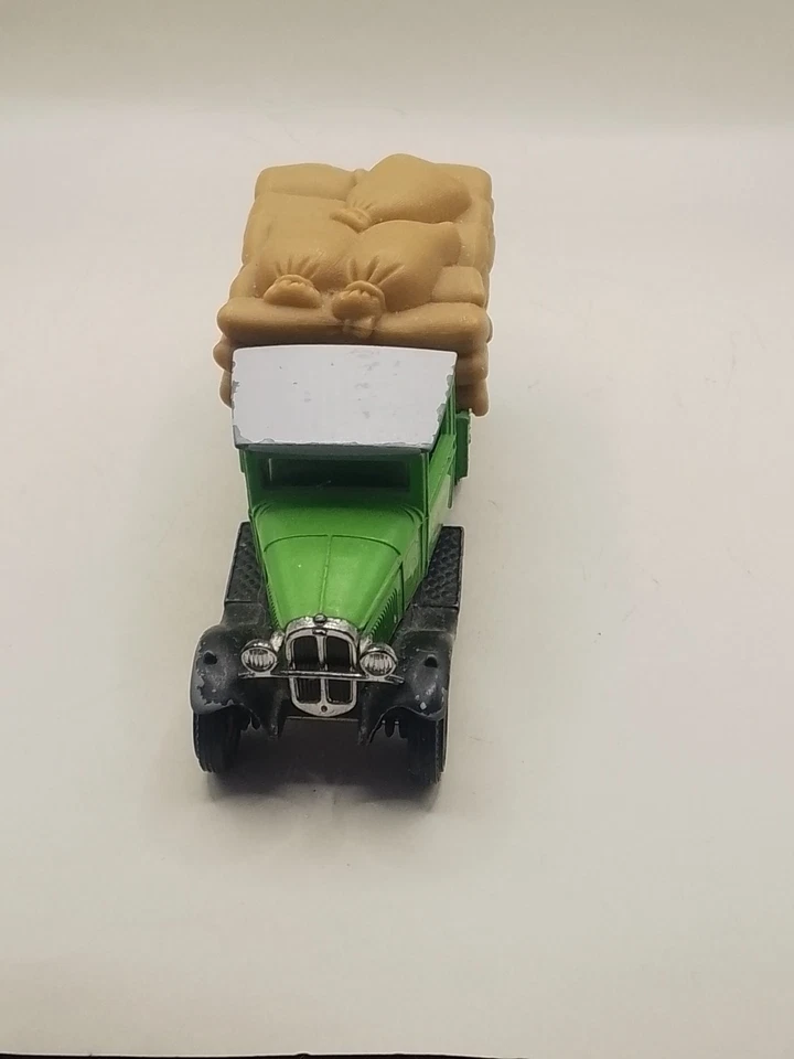 Modelos Matchbox de antaño 1932 Ford AA camión Peacock Haulage. Foto 2 de 4