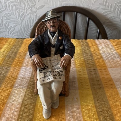 Royal Doulton Taking Things Easy Figur HN 2677 7 cm groß