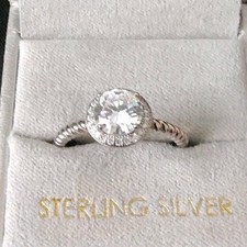 Sterling Silver Elegant Solitaire Ladies Ring Size 9