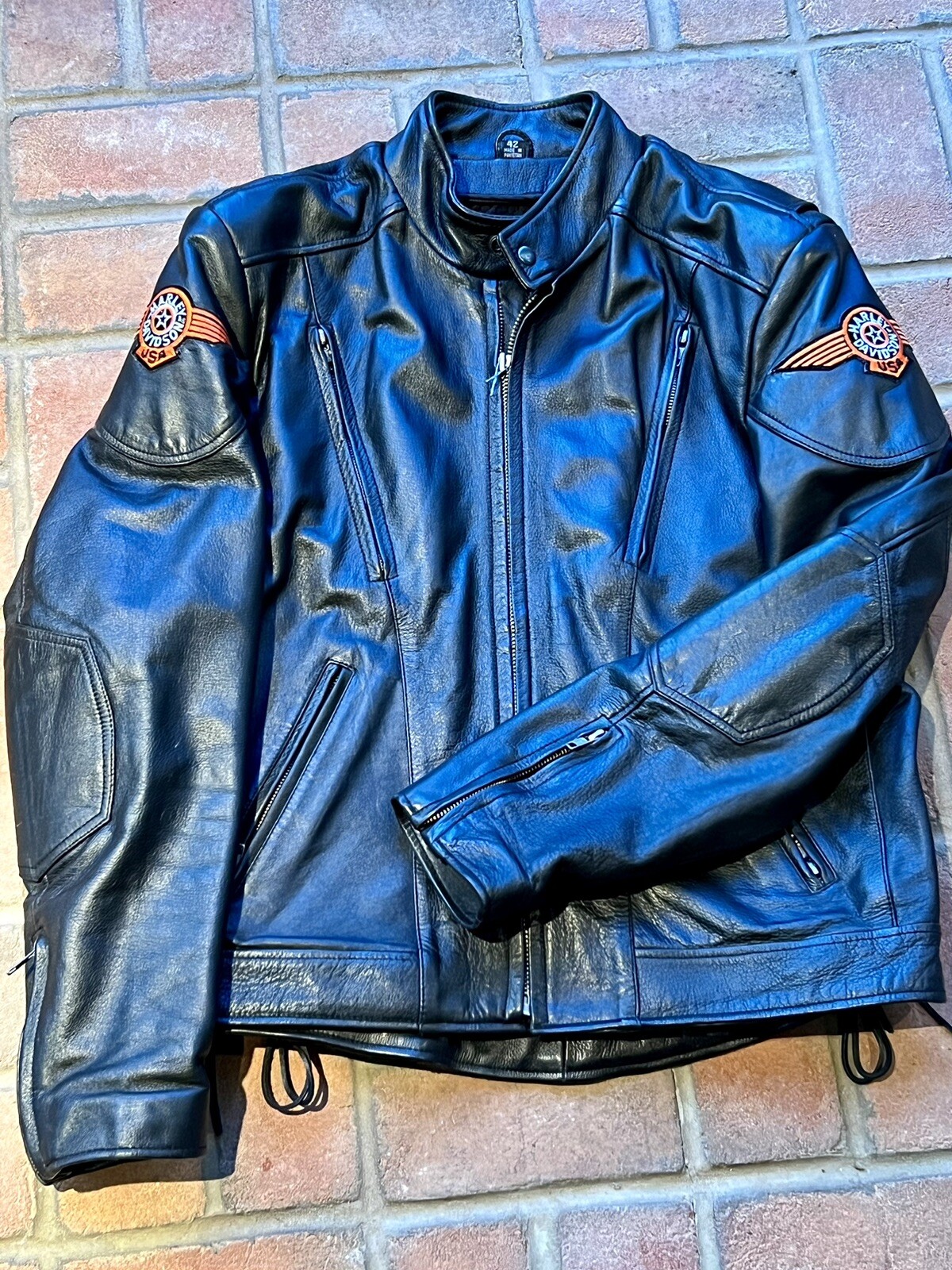 Auth. HARLEY DAVIDSON Heavy Leather Motorcycle Riding Jacket by First