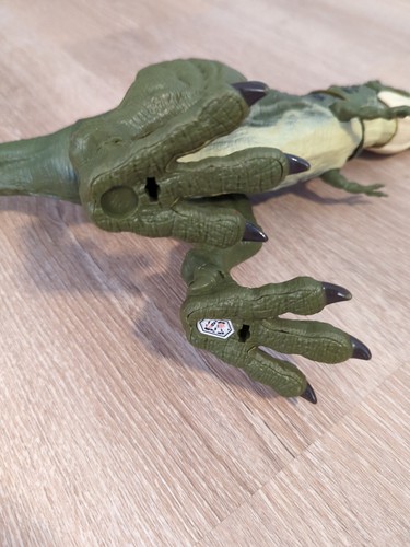 Jurassic World 2017 Legacy Collection Chompin Tyrannosaurus Rex Bull Green - Picture 7 of 10