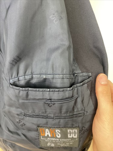 Chaqueta Blazer Militar DAKS (40R) Doble Pecho Pico Azul Marino + Botón Dorado En muy buena condición - Imagen 16 de 22