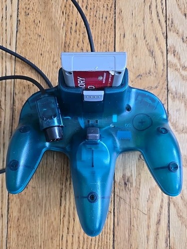 Genuine Vintage Nintendo Joystick With Memory Card - Picture 6 of 7
