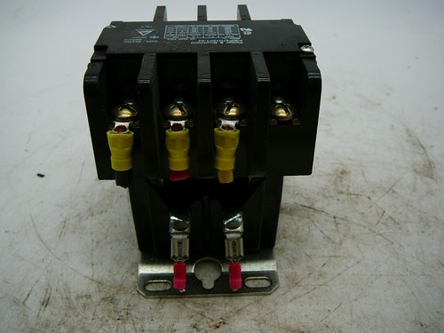 POTTER & BRUMFIELD P30P47D12P1-24 CONTACTOR 600V 40A, 24VDC COIL - Picture 6 of 9