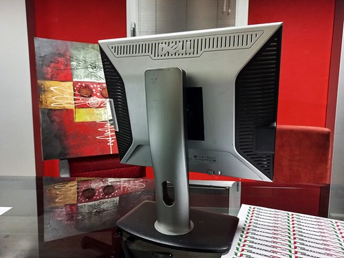 PC MONITOR SCHERMO LCD 19" 1366 X 768 16:9 4:3 DVI VGA DISPLAY DESKTOP OTTIMO 20 - Bild 4 von 5