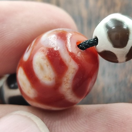 Tibetan indo Himalayan Red agate Old 7 eyes Dzi Beads Amulet - Picture 7 of 15
