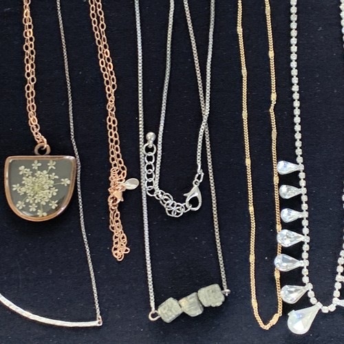 Vintage Pendant Necklace Jewelry Lot Of 22 Dainty Some Signed LB957 - Picture 6 of 13