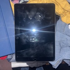 Apple iPad 7th Generation A2198 32 GB, Wi-Fi  4G, 10.2 in - Space Gray