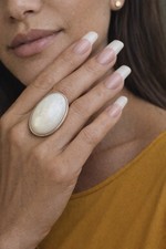 Sterling Silver 9.25 Mother Of Pearl Large Ring Sz:7 Stamped Purity