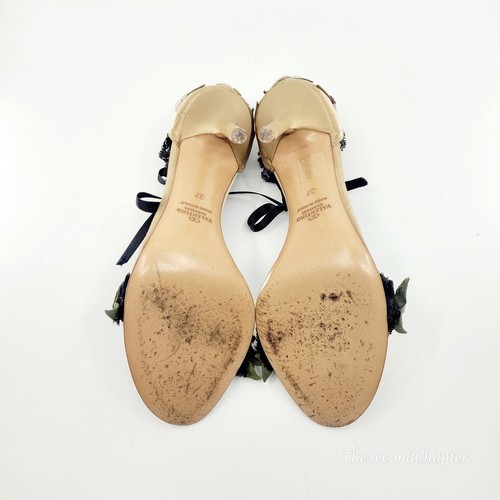 Sandalias VALENTINO Vintage Años 2000 Tacones 37 Flor Dorado Satinado Encaje Corbata al Tobillo - Imagen 7 de 15