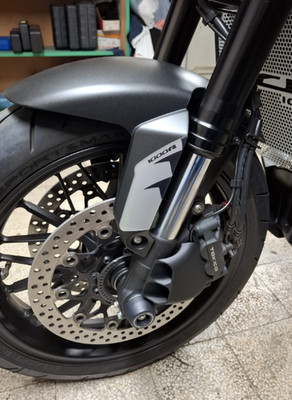 CB1000R Paar vordere Bremskühlkanal Belüftungsöffnungen UK - Kohlefaser infused -