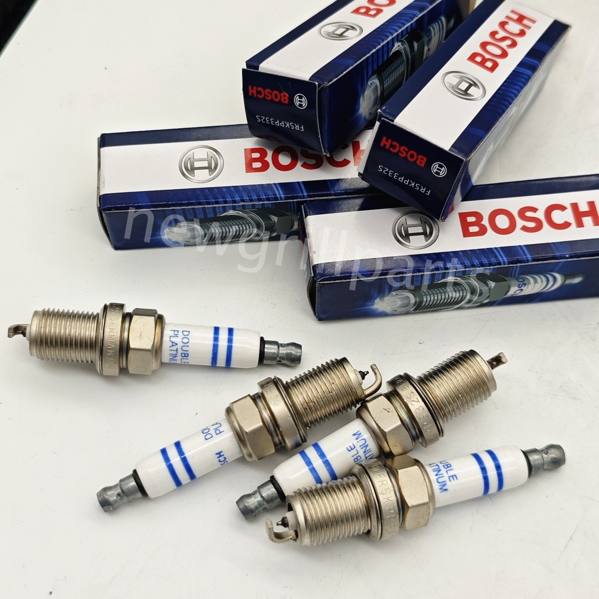 4X Spark Plugs 06H905611 for AUDI Q5 A4 VW Jetta GTi 1.8T FR5KPP332S BOSCH