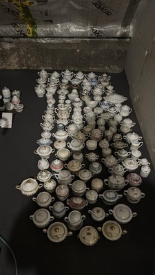 Rosenthal Zuckerdose mit Deckel,  Blumenmuster und goldene Akzente, Sanssouci