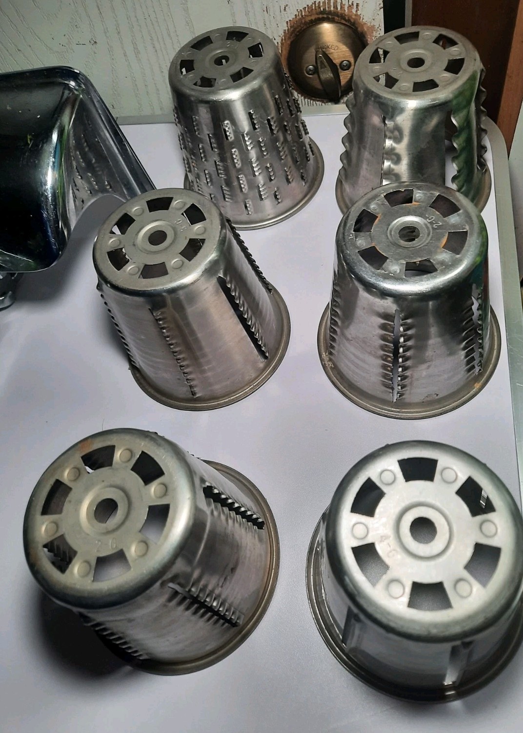 Vintage Saladmaster Hand Crank Food Processor Shredder Chopper with 6 Cones Used