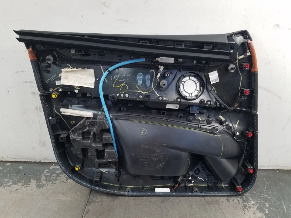 Правая передняя пассажирская дверная панель 2017 BMW X5M F85 NO0597 LL6 - Изображение 4 из 4