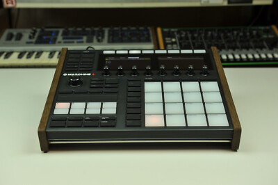 Native Instruments Maschine + Echtholz Ständer Seitenteile Stand Rack Oak DO