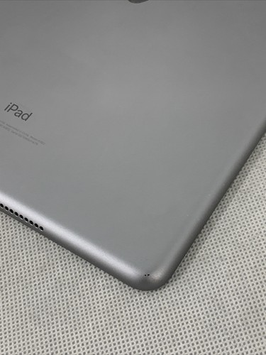 Apple MP2F2LL/A iPad 5th Gen 32GB, Wi-Fi, 9.7" Tablet - Space Gray *Read* - Picture 10 of 13