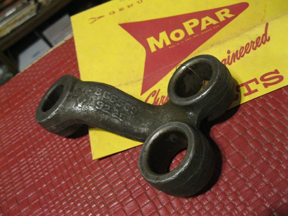 NOS Mopar 1941-1942 Chrysler Royal steering gear arm, C28,C34 - Image 2 of 2
