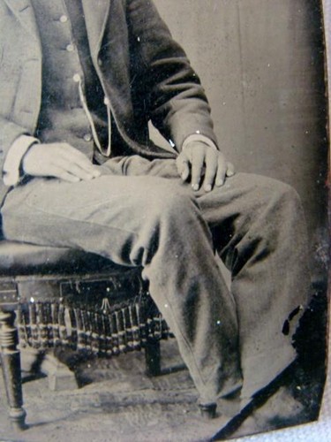 Antique TINTYPE PHOTOGRAPH, Man in Suit & Odd Hat POST MORTEM? - Picture 4 of 6