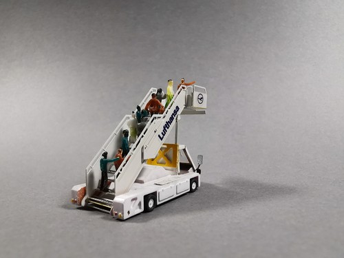 1/200 Airport Ground Service Passenger Plane Boarding Car Model #A 1Pcs - Picture 16 of 18